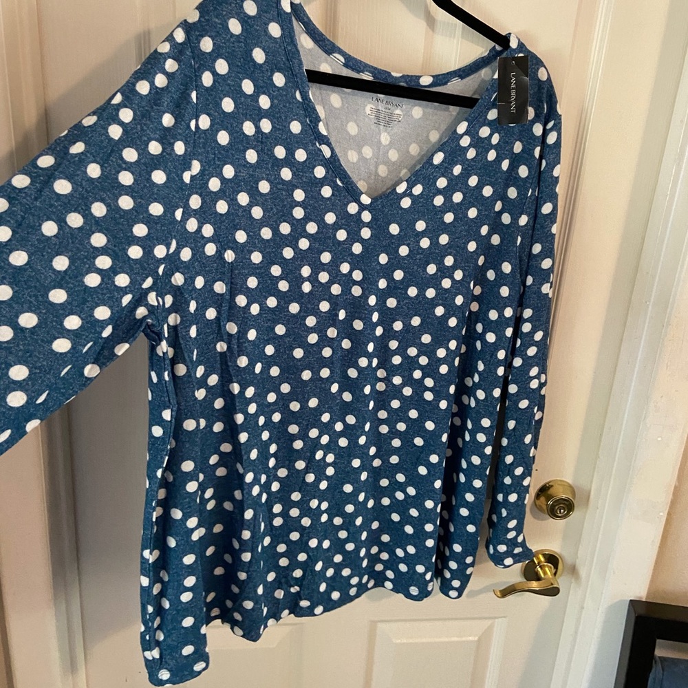 NWT Lane Bryant Long sleeve T-shirt with V-neck 22/24W